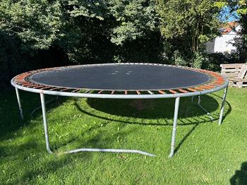 Have trampolin
