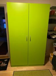 Opbevaring, stort skab meget plads !