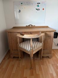 Antik skrivebord og stol i afsyret eg - Bud modtages