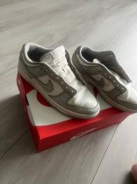 Nike Dunk Low Retro SE Sneakers str. 41 hvid og grå