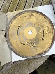 Klinge til vådskærer