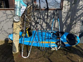 Windsurfing sæt board sejl mast bom våddragt str. M