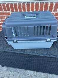 Transportkasse til kæledyr plast grå