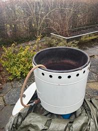 Gasgryde med låg hvid metal