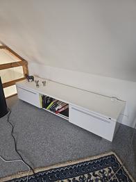 Stilfuldt TV møbel