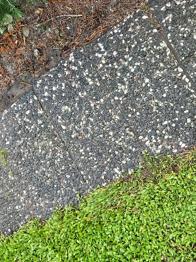 Betonfliser med perlestensoverflade