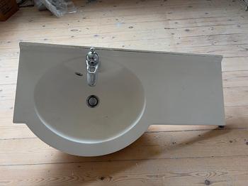 Håndvask med blandingsbatteri 100 cm