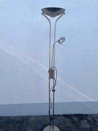 Standerlampe med to lys