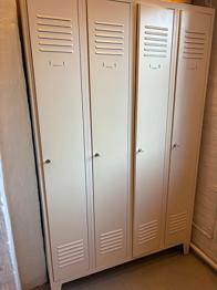 Skab gives væk - afhentes i weekenden