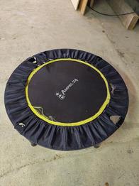 Abilica 24 trampolin rund sort med gule detaljer