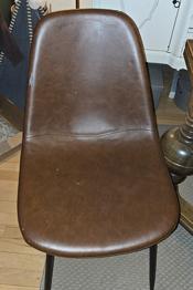 4 stole til spisebordet