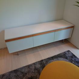 Meget velholdt tv-bord