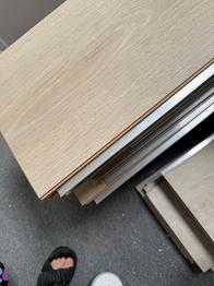 Laminatgulv planker lys trælook