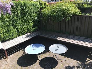 Havebænker med stål understell og Sibirsk lærk