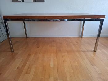 GRATIS - Spisebord (182x91 cm) med kraftigt kromstel og løs træplade