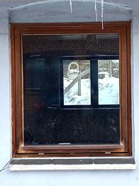 Maghoni Trævindue kvadratisk