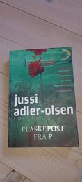 Flaskepost fra P, Jussi Adler-Olsen, genre: krimi og spænding