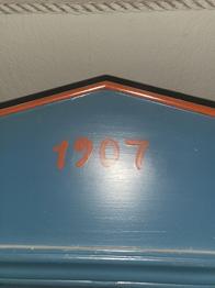 Gamle skabe gives væk