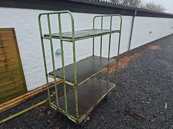Rullebord med 3 hylder metal grøn