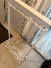 Børne tøjstativ gives væk