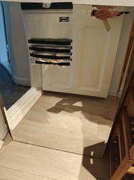 Gratis spejl 60x80cm inkl beslag.