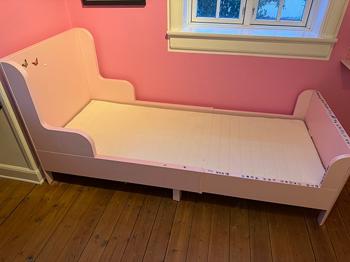 Børneseng gives væk