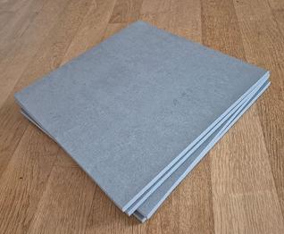 Lyse cementfarvede klinker