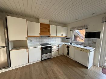 Køkken og badeværelse