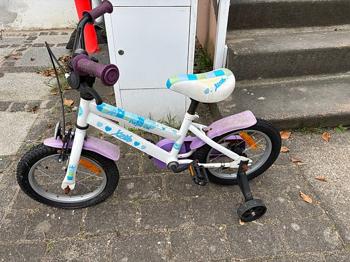 Pigecykel 3-5 år gives væk