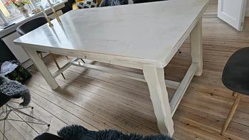 Ilva spisebord hvidt træ med tillægsplader og skuffer