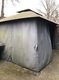 Pavillon med tag og sidevægge grå