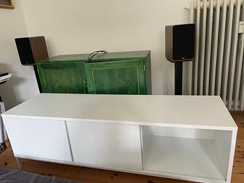 hvidt IKEA TV møbel