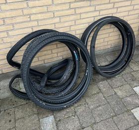 Lot af dæk i forskellige størrelser