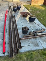 Plastmo tagrende brun m/diverse tilbehør (afventer afhentning)