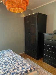 UNDREDAL GARDEROBE SKAB