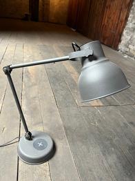 Skrivebordslampe til afhentning
