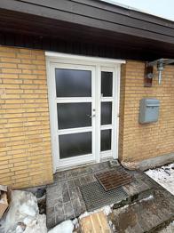 Udvendige døre og vinduer til afhentning mod forsvarlig nedtagning