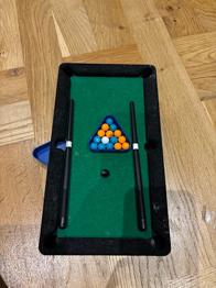 Mini billardspil med køer og kugler