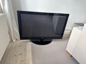 LG fladskærms TV sort (model 42PQ3000)