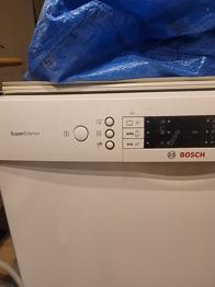Bosch SuperSilence opvaskemaskine underbygget hvid