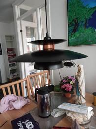 Loftslampe i smuk blommefarve