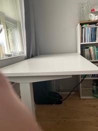 🖥️ Hæve-sænkebord – GRATIS