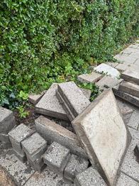 Betonfliser og kantsten til belægning