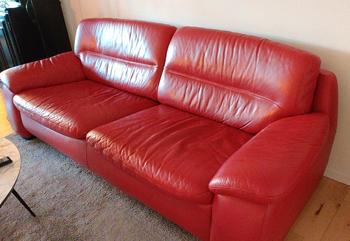 Rød lædersofa