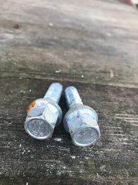 Gratis 2 Hjulbolte 10.9 til Bil Dæk