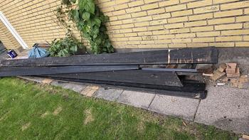 SORTMALEDE TRÆBRÆDDER