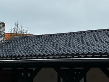 Stål tag med tagstens profil