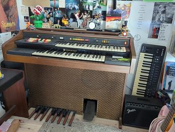 Hammond hjemmeorgel brun