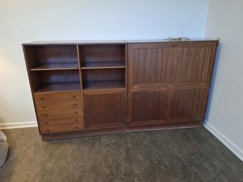 HG furniture reoler med fede detaljer