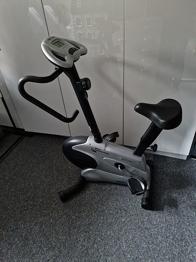 Proteus motionscykel sølv/sort med computer